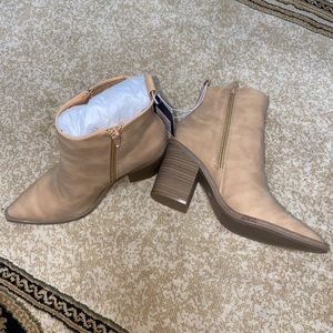 Womens heeled boots size 7 *new*